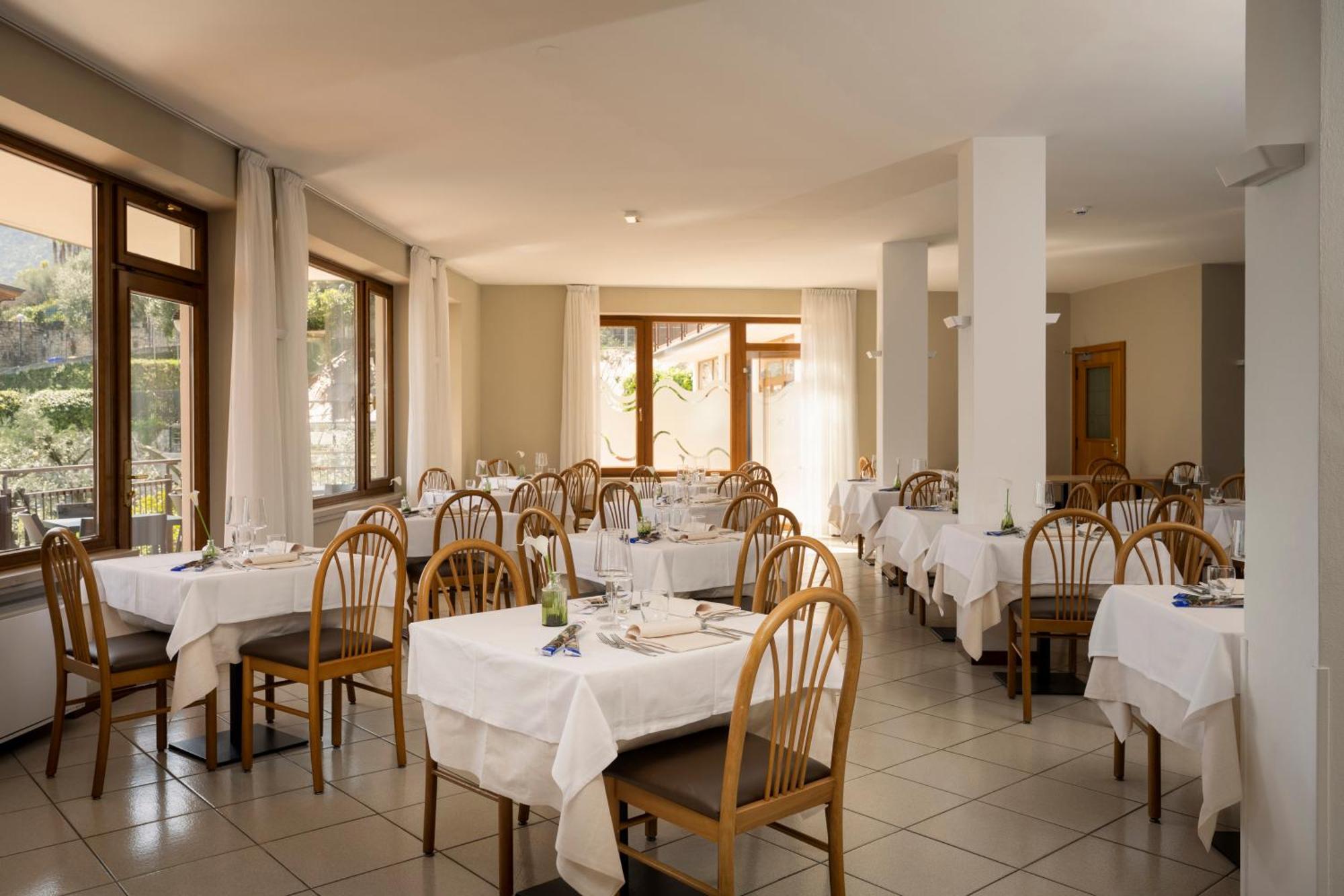Hotel Coste Лимоне-суль-Гарда Экстерьер фото