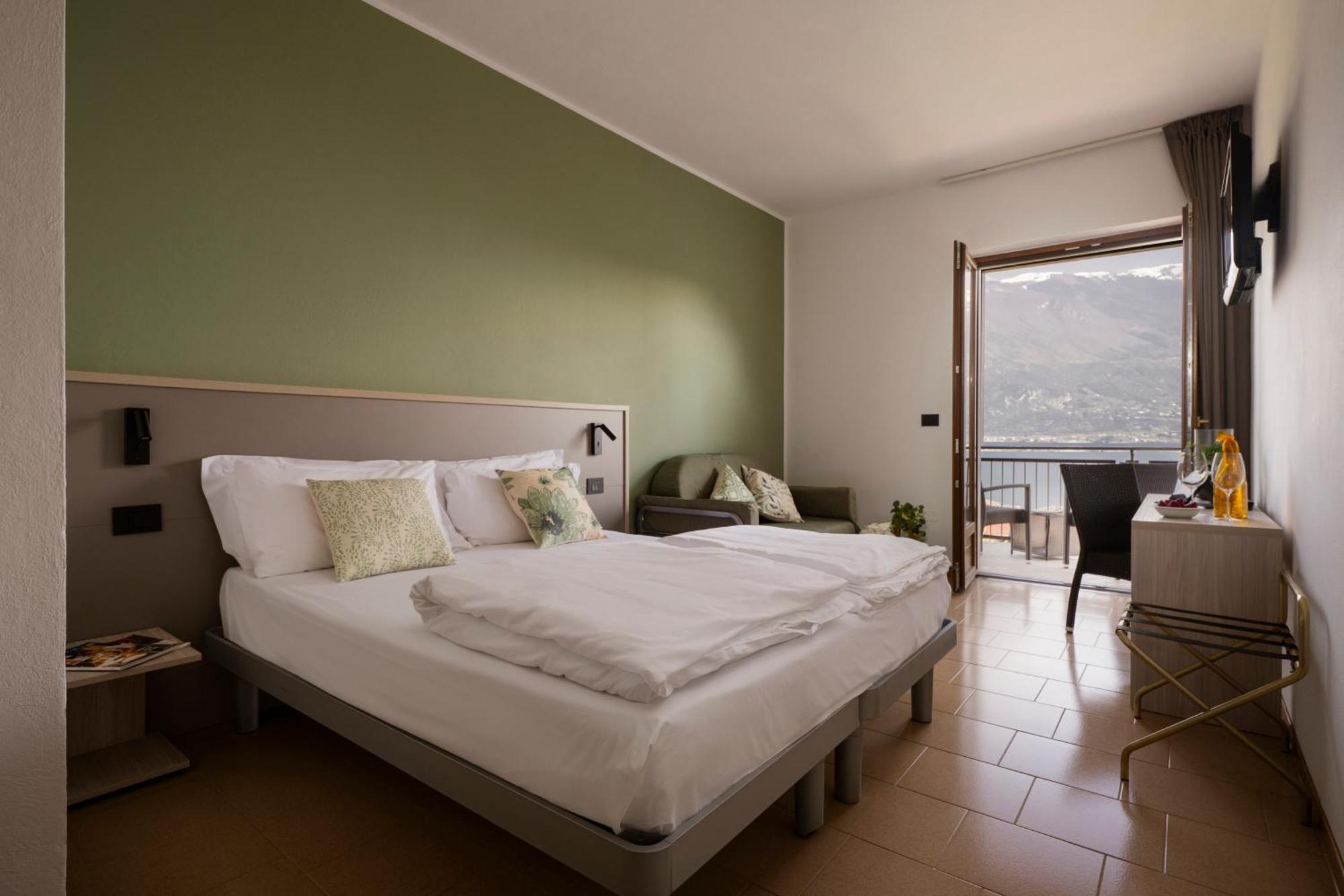 Hotel Coste Лимоне-суль-Гарда Экстерьер фото